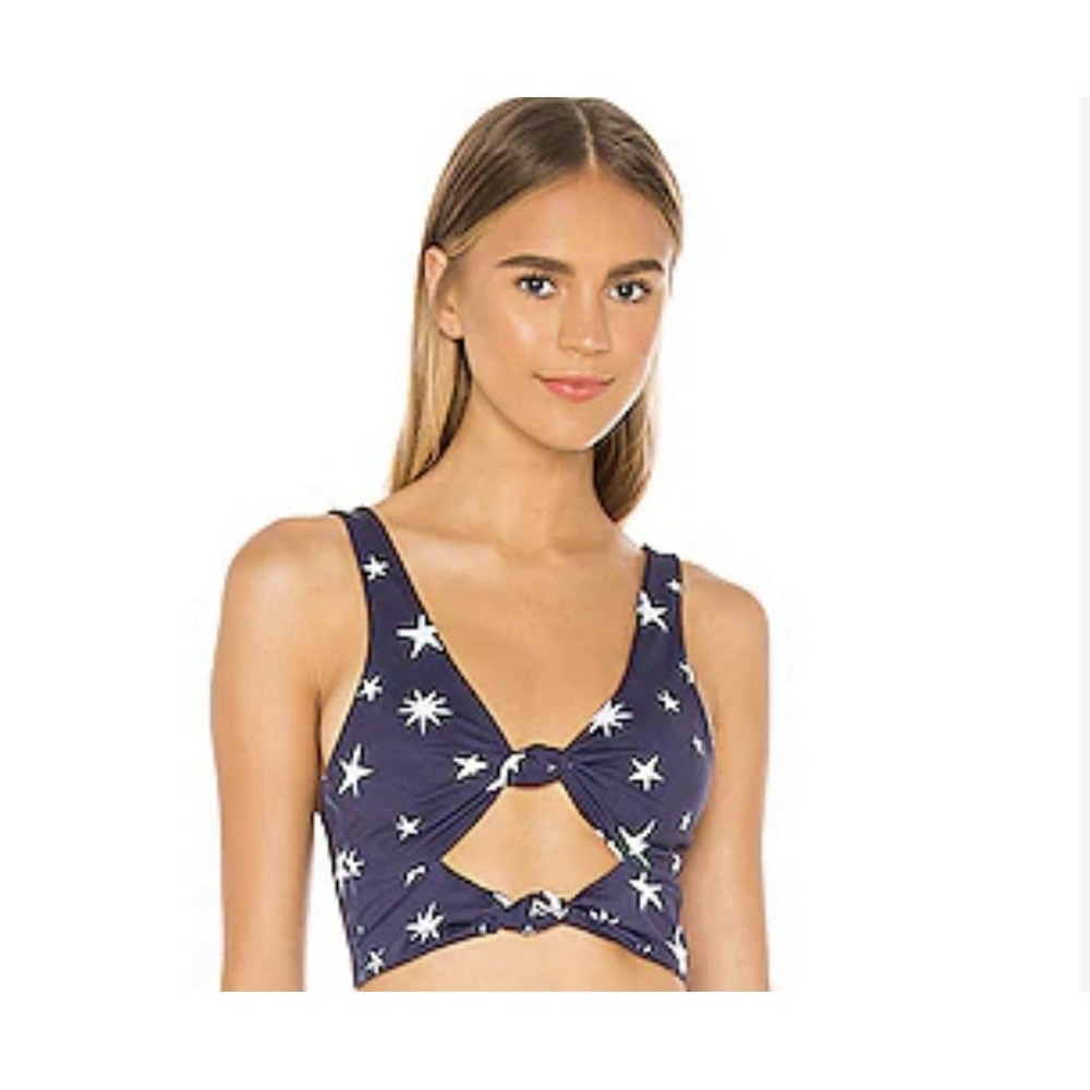 BEACH RIOT Bowie Sports Bra in Marine Navy Blue &‎ White Stars Medium